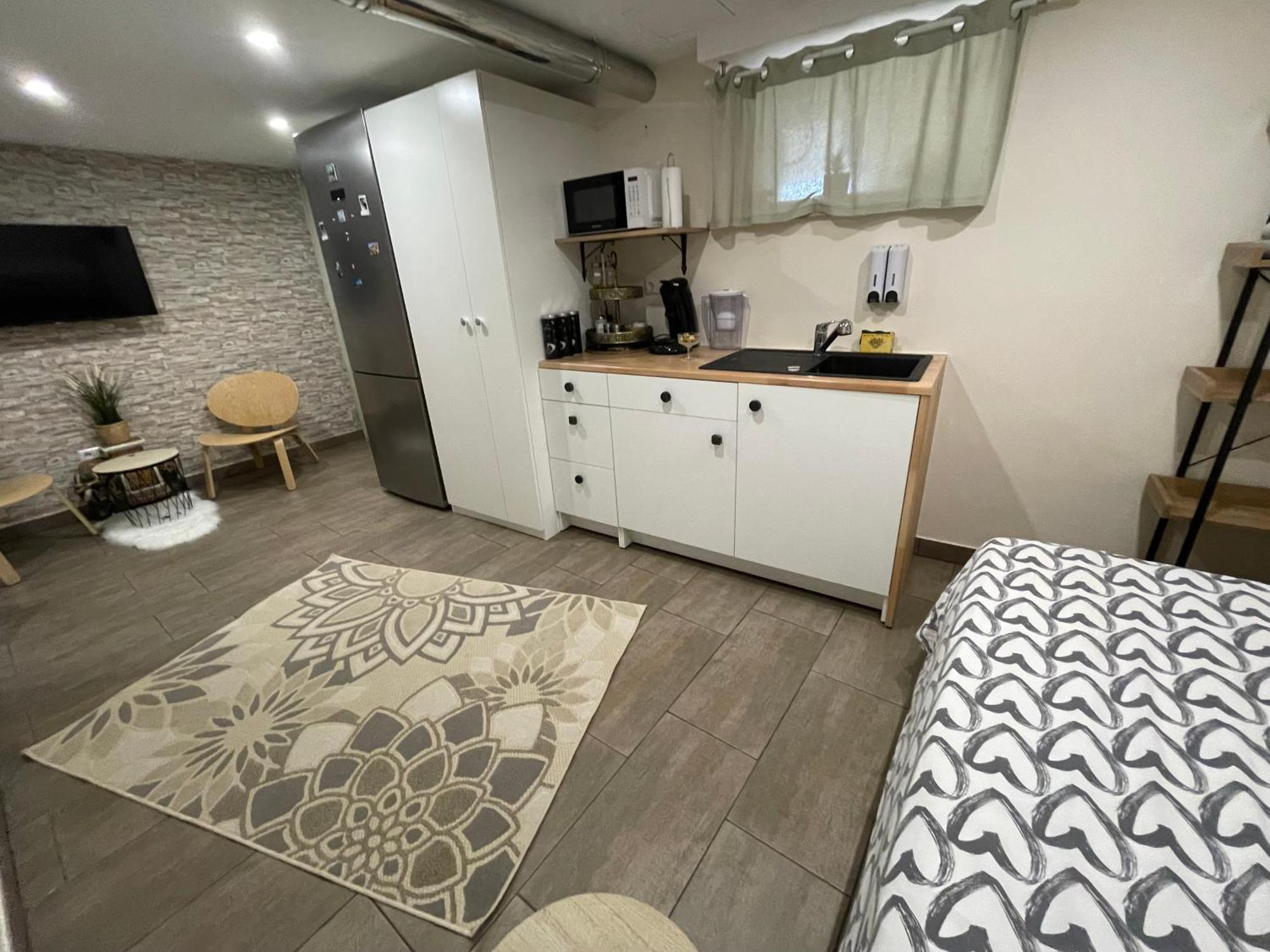 Studio Situé Aux Abords De La Forêt Avec Parking *
